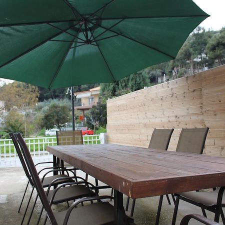 Pares Comfort Apartment Nea Karvali Exterior photo